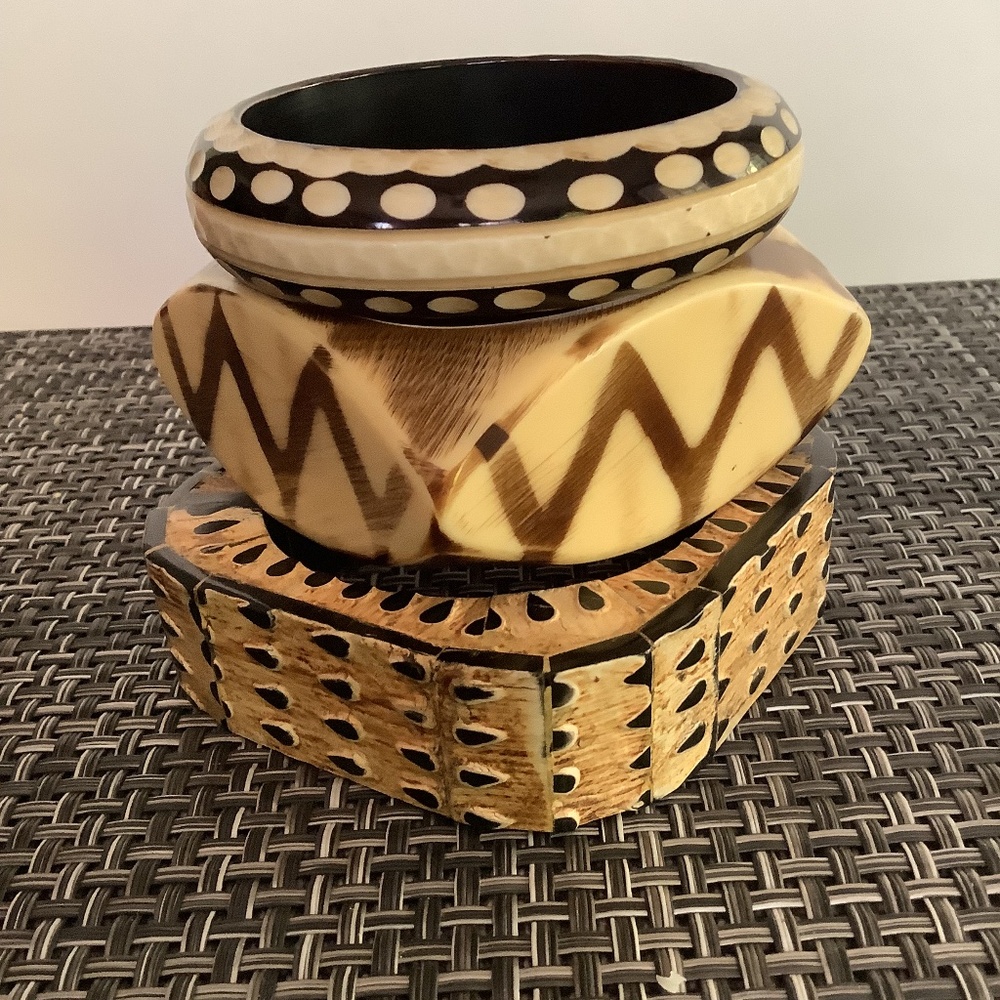 3 FAB CHUNKY BANGLES  (1) Amrita Singh